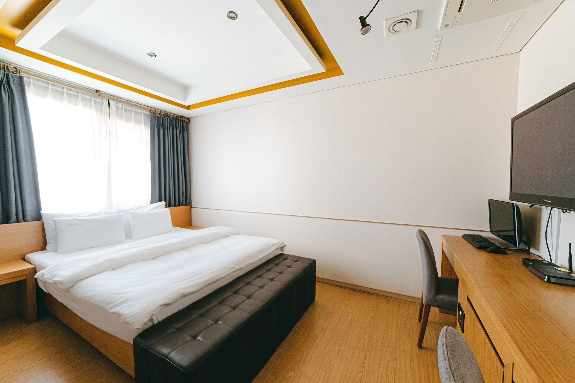 Gallery Tourist Hotel Tongyeong Bagian luar foto