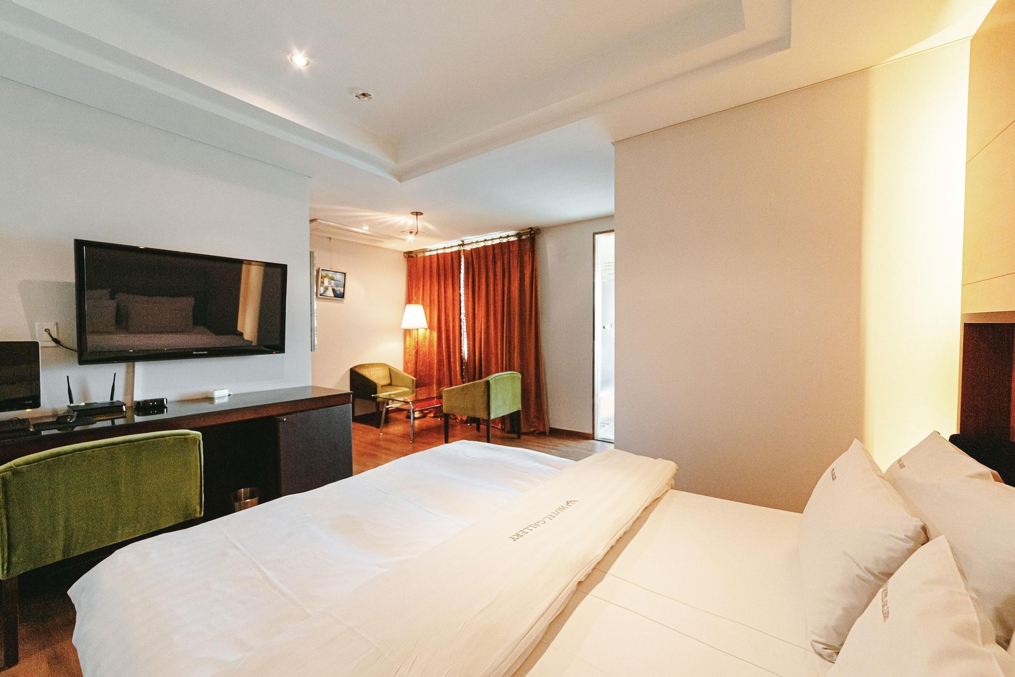 Gallery Tourist Hotel Tongyeong Bagian luar foto