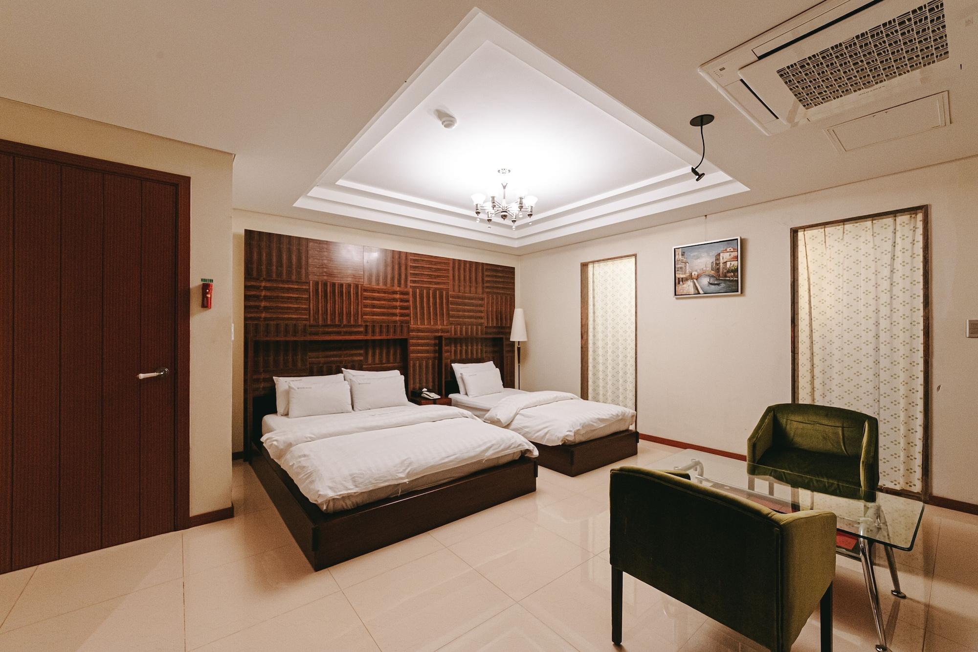 Gallery Tourist Hotel Tongyeong Bagian luar foto