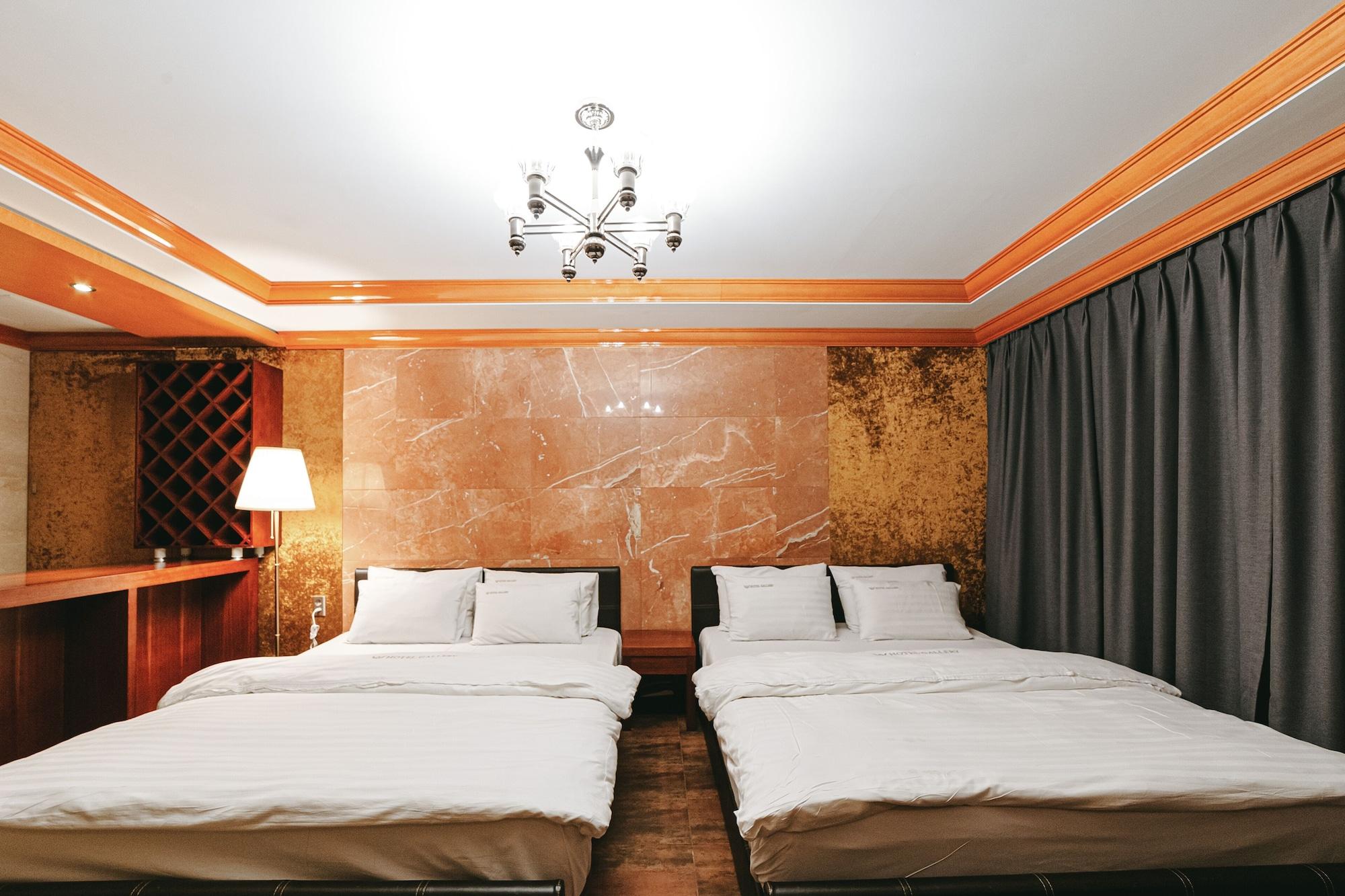 Gallery Tourist Hotel Tongyeong Bagian luar foto
