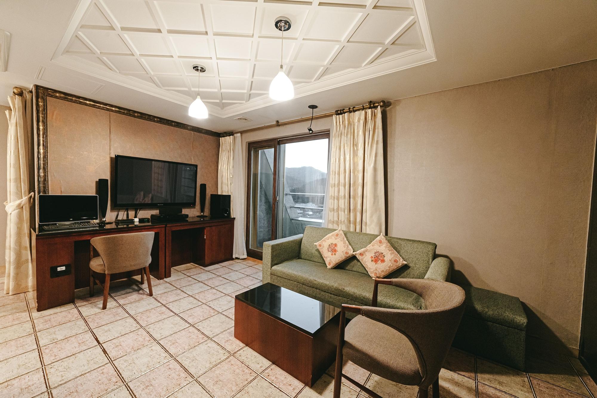Gallery Tourist Hotel Tongyeong Bagian luar foto
