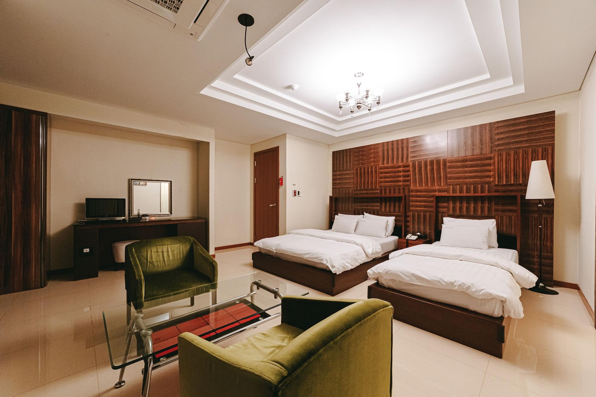 Gallery Tourist Hotel Tongyeong Bagian luar foto