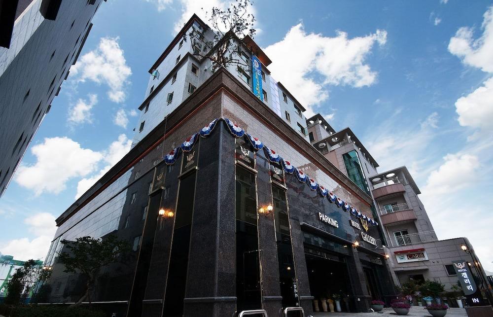 Gallery Tourist Hotel Tongyeong Bagian luar foto