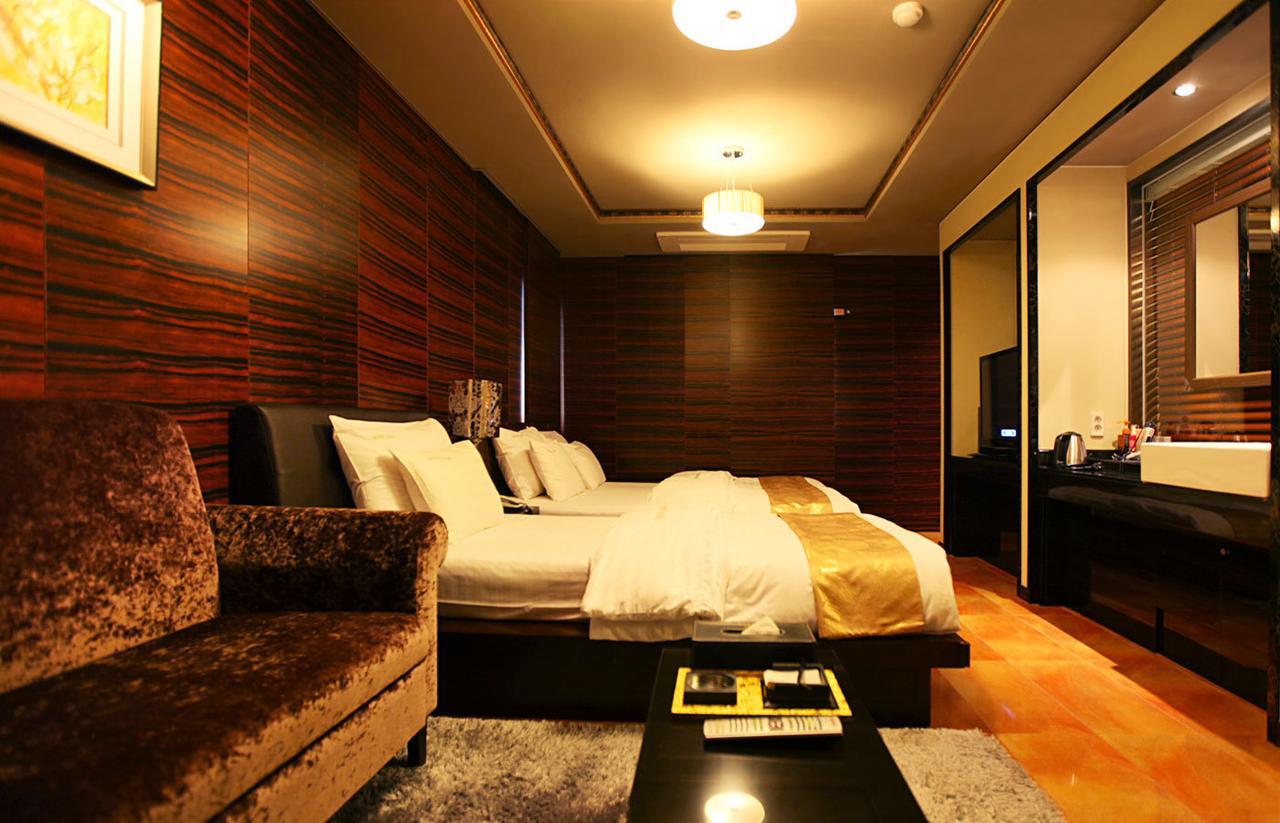 Gallery Tourist Hotel Tongyeong Bagian luar foto