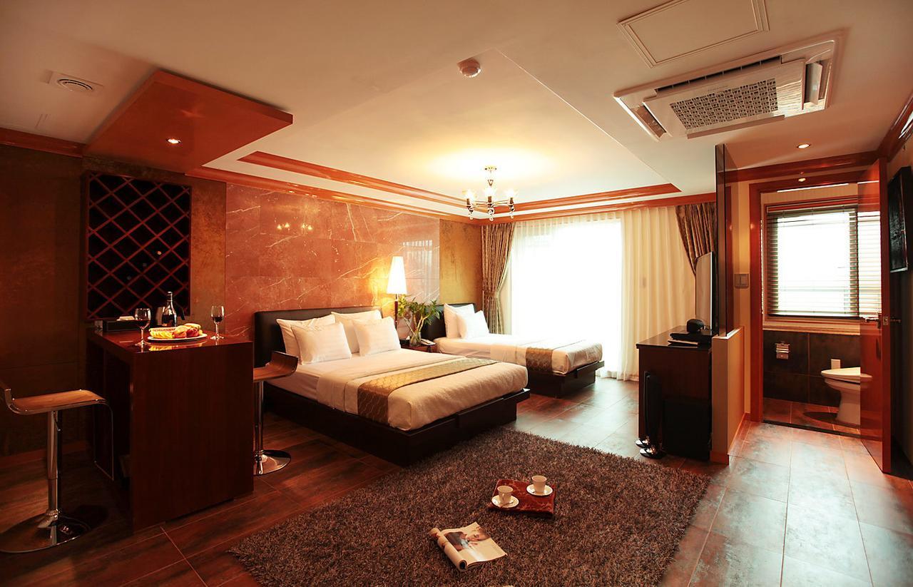 Gallery Tourist Hotel Tongyeong Bagian luar foto