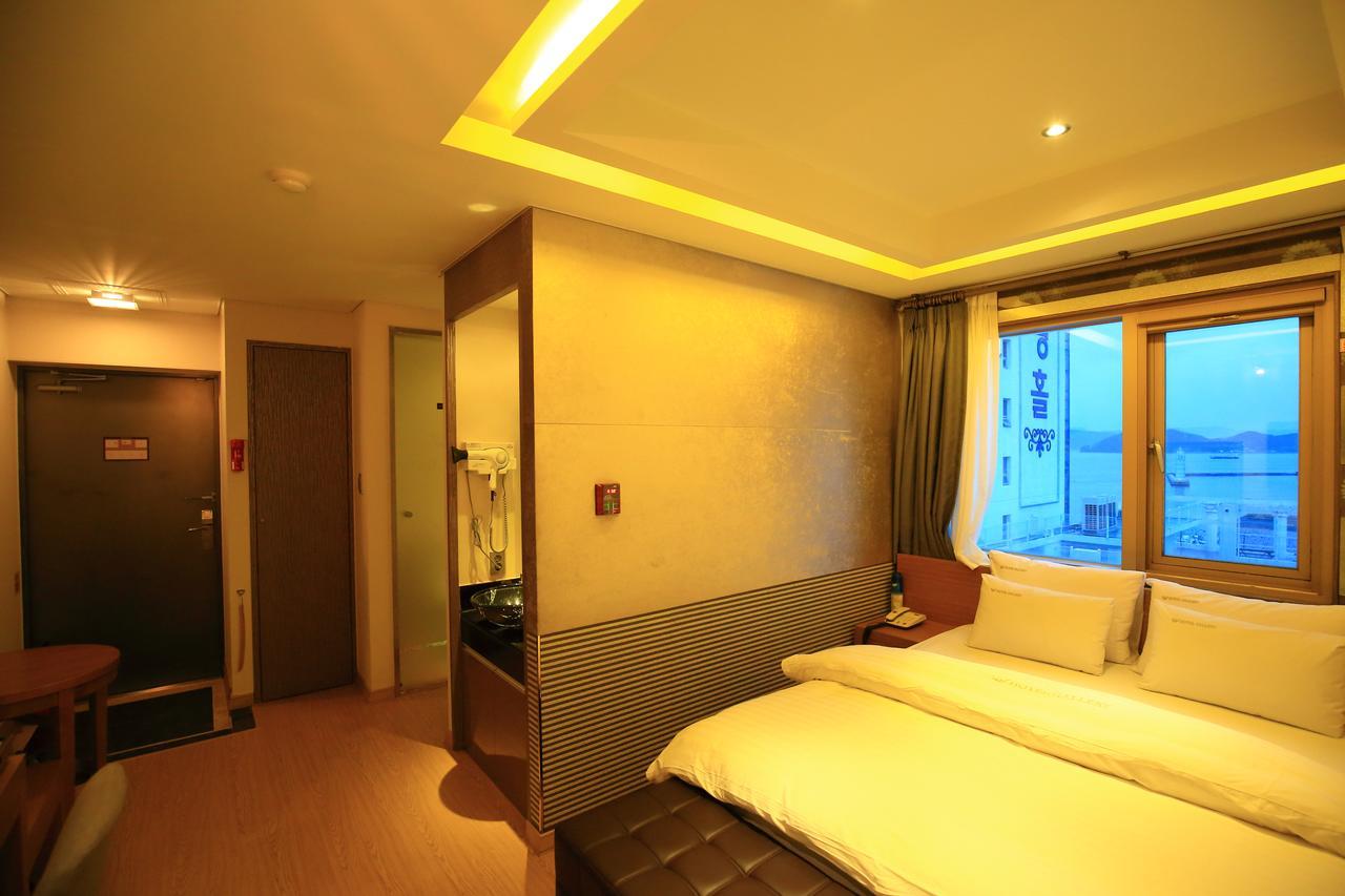Gallery Tourist Hotel Tongyeong Bagian luar foto