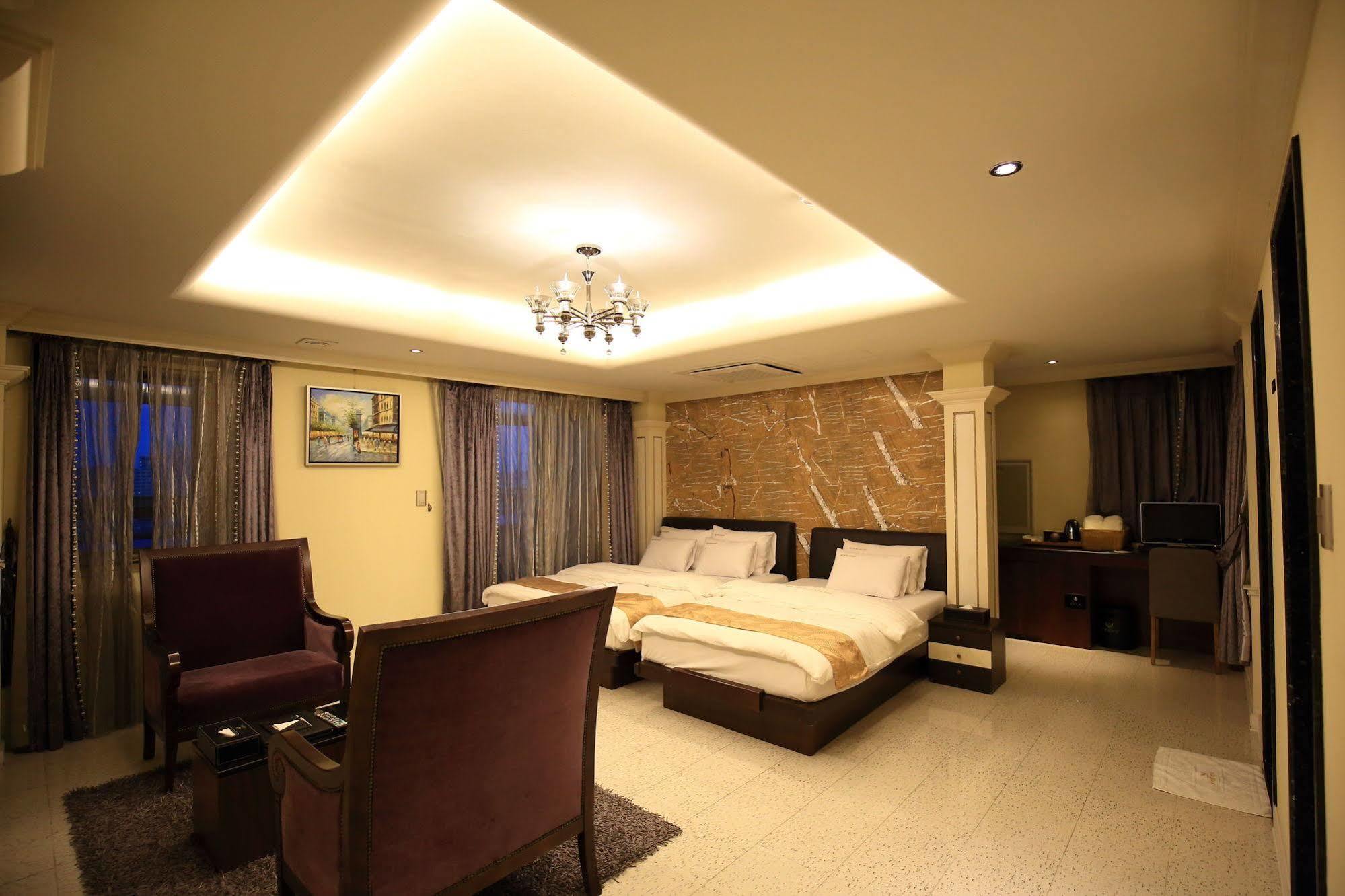 Gallery Tourist Hotel Tongyeong Bagian luar foto